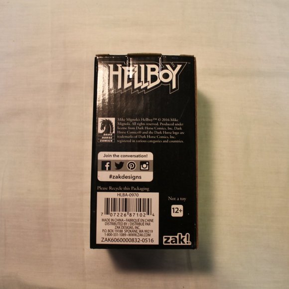 Hellboy ceramic bank right hand of doom ceramic bank loot crate exclusive - Picture 4 of 6